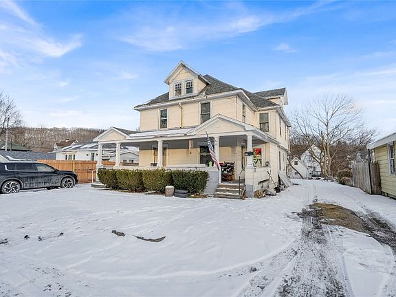2nd image of 64 Louisa St