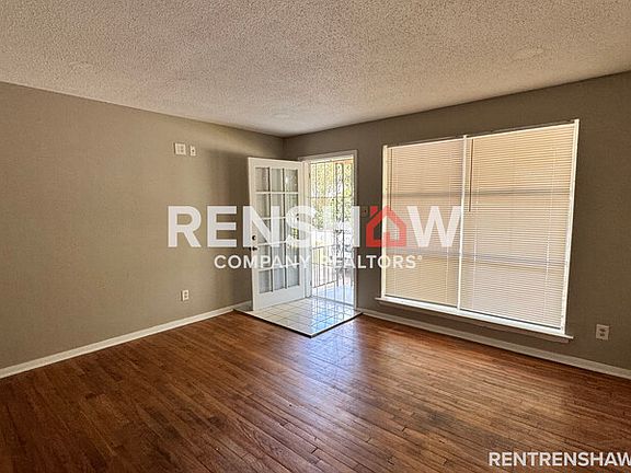 3rd image of 4914 Biscoe Ave