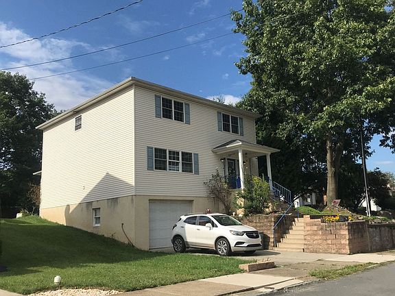 3rd image of 921 Lincoln St