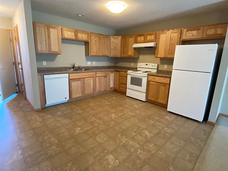 1611A Gunston Dr — Photo 3