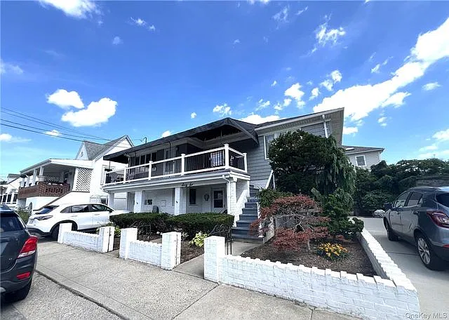 2 bed, 1.0 bath, $3,100 — Photo 1