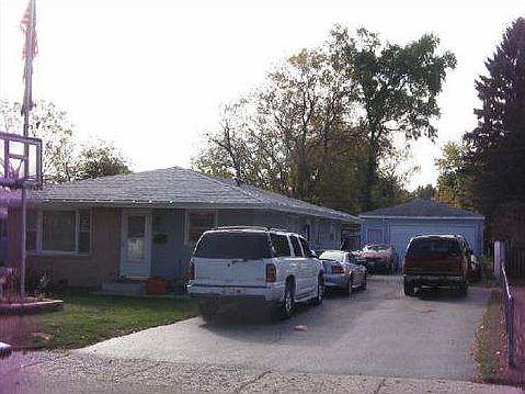 2nd image of 909 Barnhart Ct