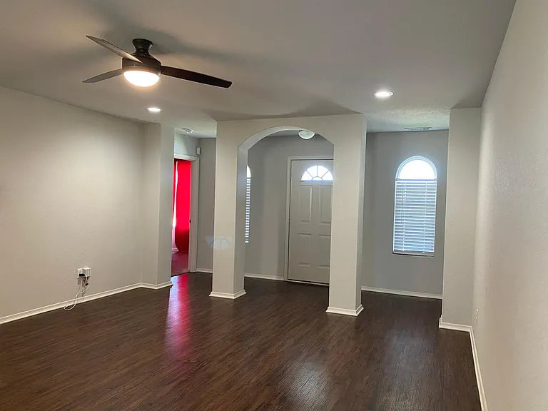 2409 Windy Ln — Photo 6