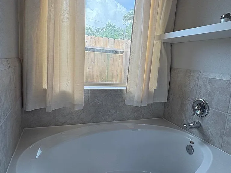 1206 Portimao Ct — Photo 12