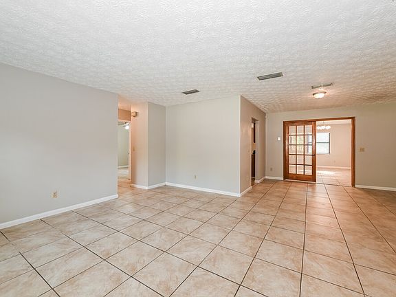 3rd image of 7279 Sharbeth Dr S