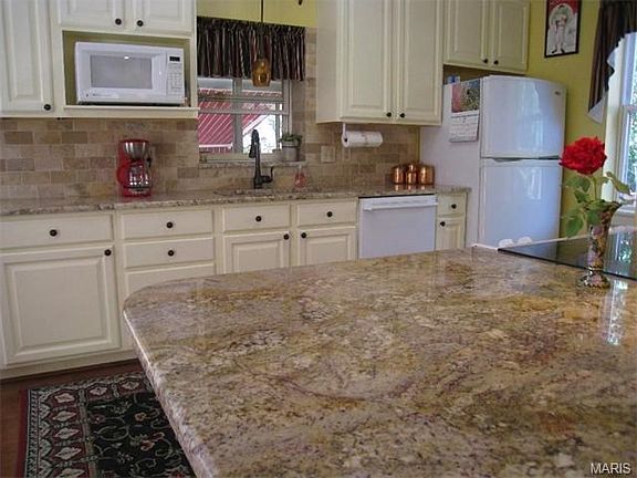 5th image of 2925 McNair Ave