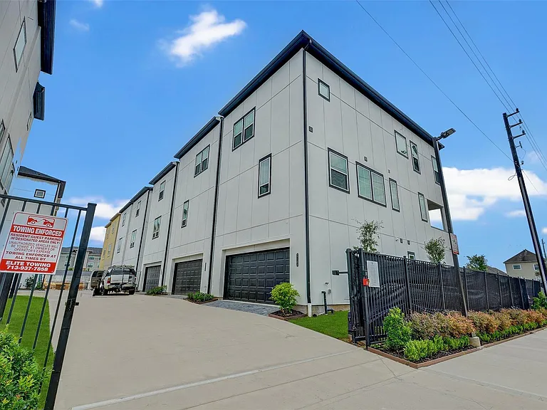 2710 Grand Fountains Dr #A — Photo 2