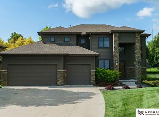 19252 Briggs St, Omaha, NE 68130