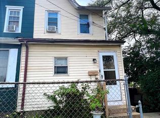 213 N 29th St, Camden, NJ 08105