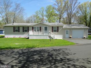 11 Maple Dr, Quakertown, PA 18951