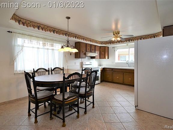 5th image of 13203 Kozak Dr