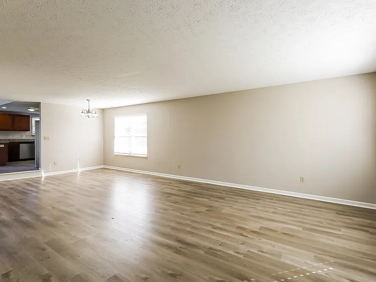 7051 N Laredo Dr — Photo 4
