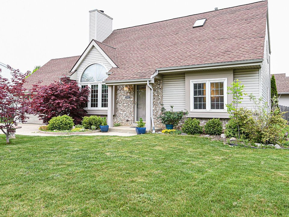 1st image of 3130 E Diane Dr