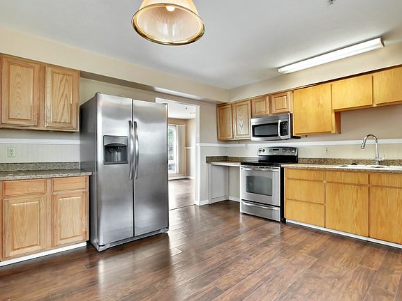 3rd image of 2648 S 135th St