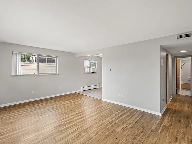 1333 N York St — Photo 39