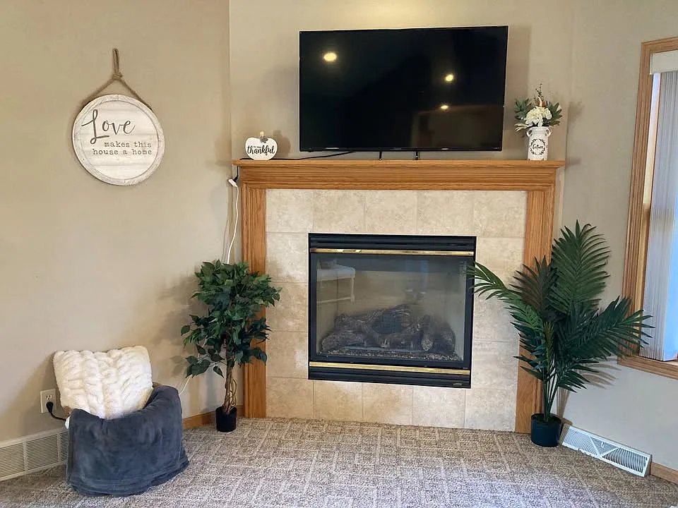 2 bed, $2,100 — Photo 2