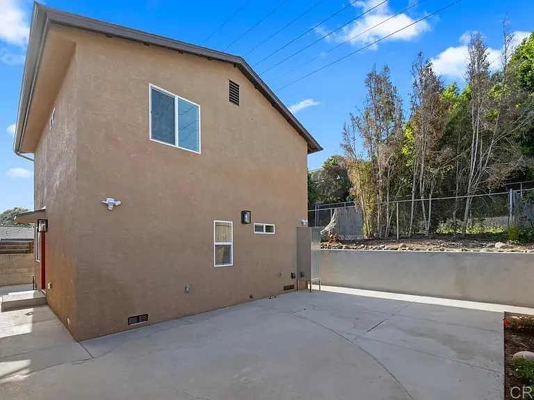 8778 Dallas St — Photo 3