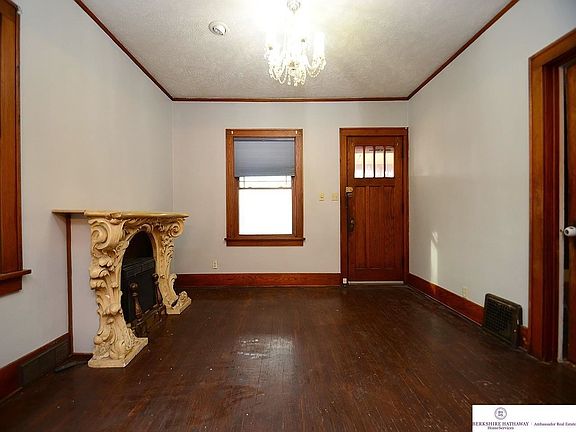 4th image of 4942 Erskine St