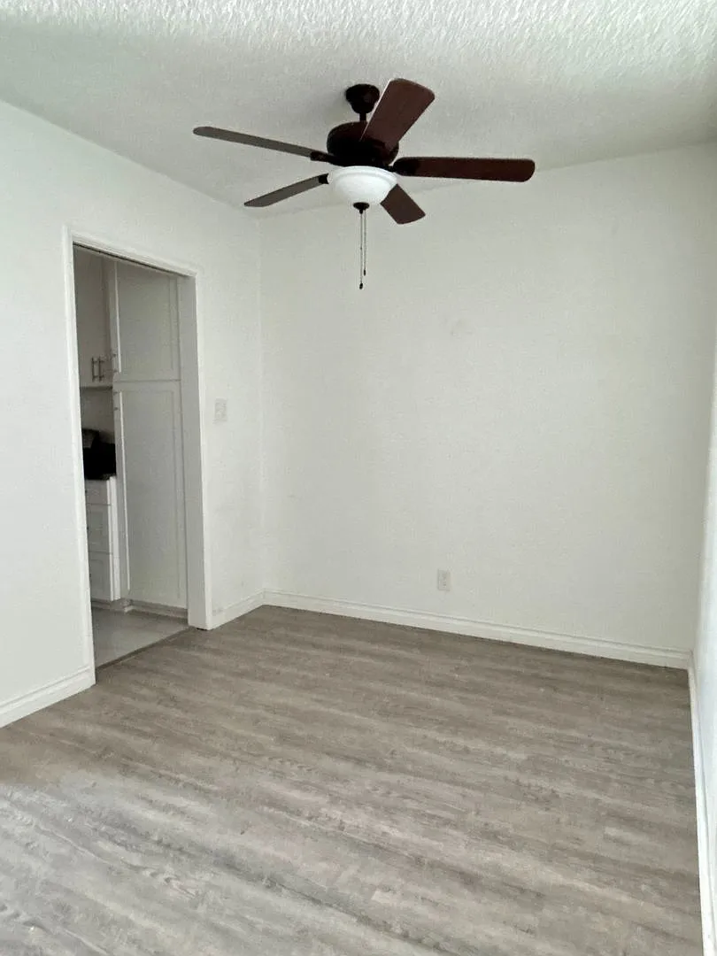 928 South Sherbourne Drive (6605) — Photo 2