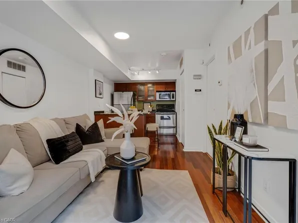 38 Western Battery Rd #632, Toronto, ON M6K 3N9