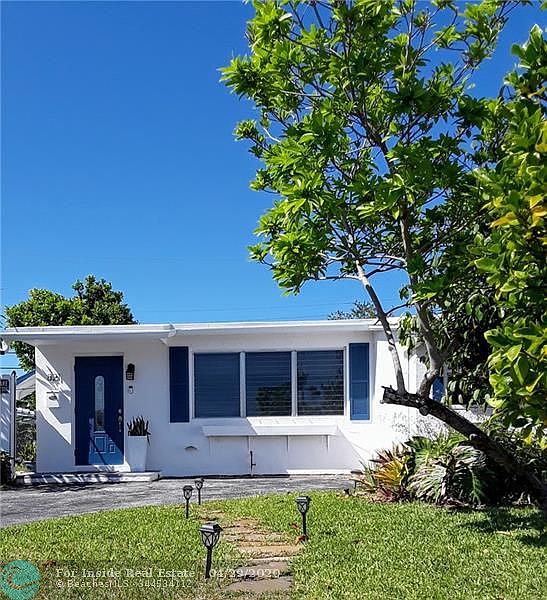 1st image of 821 NE 60th St