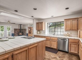 22640 Pine Lake Dr, Colfax, CA 95713