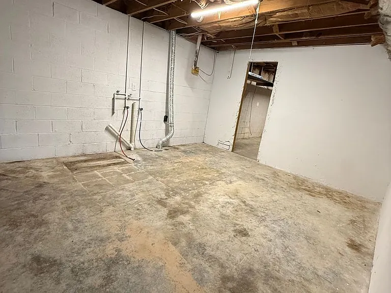 114 Payne Springs Rd — Photo 17