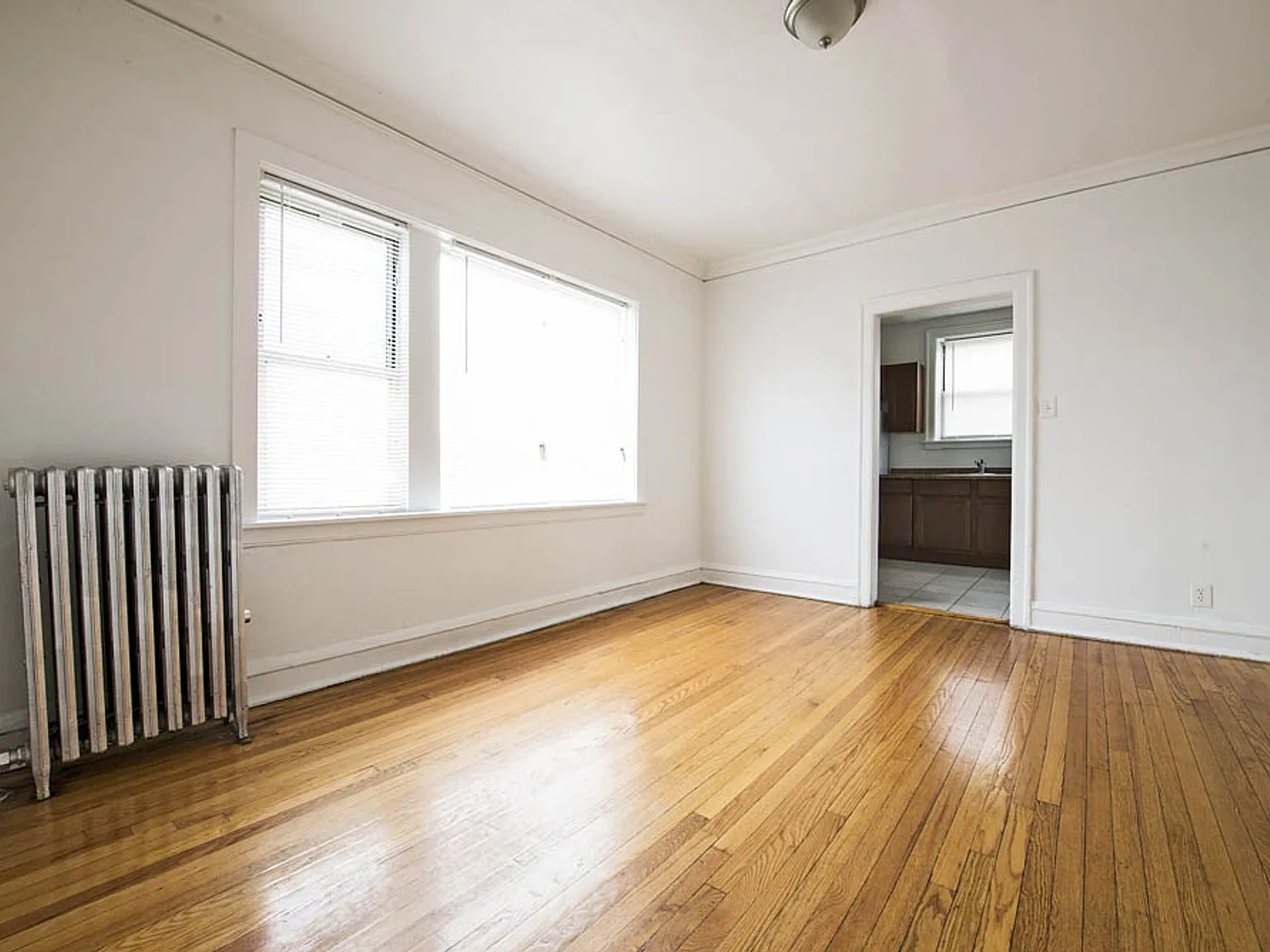 8253 S Ingleside — Photo 3