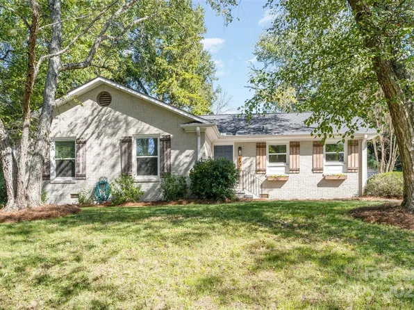 1901 Edgewater Dr, Charlotte, NC 28210