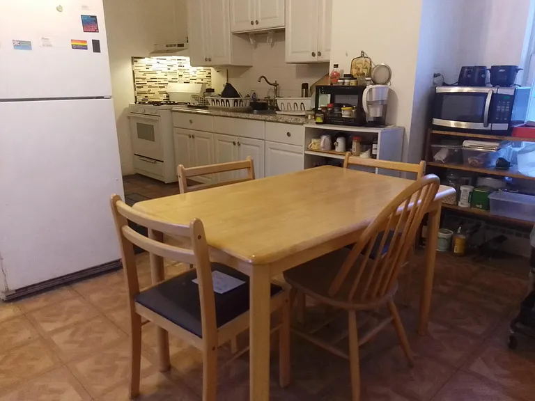 154 Webster Ave #3B — Photo 5