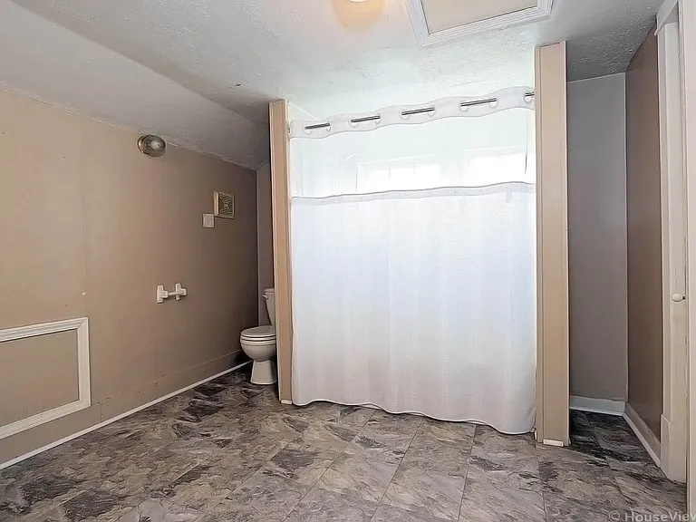 1511 Whitener St — Photo 18