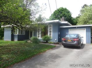 19 Benton Cir, Utica, NY 13501