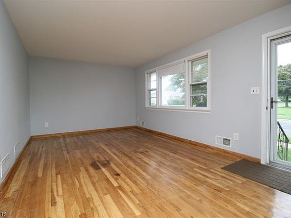 2nd image of 1213 Dominic St