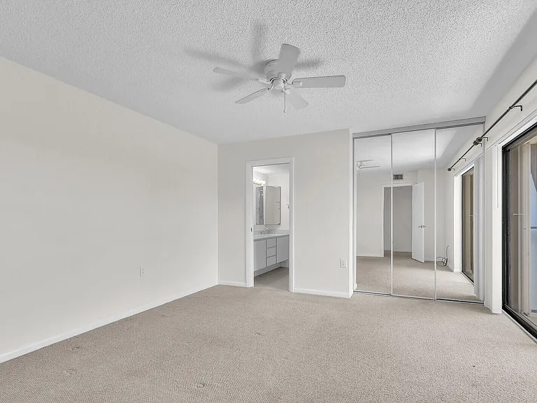 3026 30th Ct — Photo 8