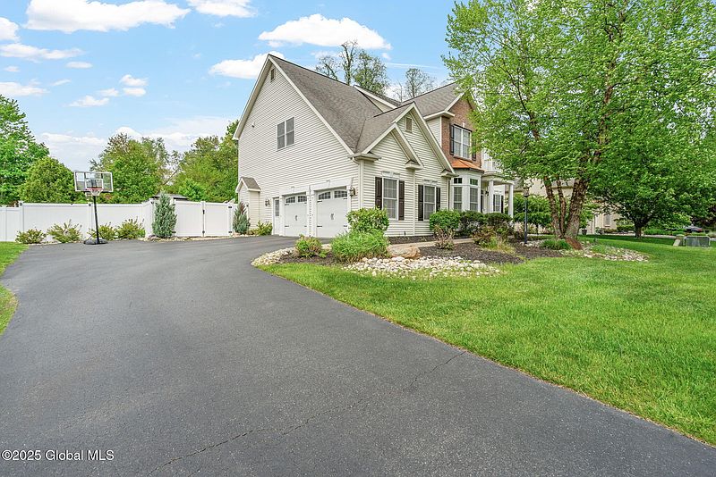 5th image of 309 Westwoods Court