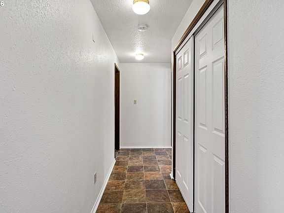 5th image of 1063 S 4th St