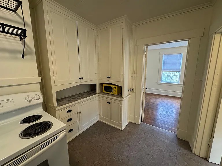 616 S Grand Ave — Photo 5