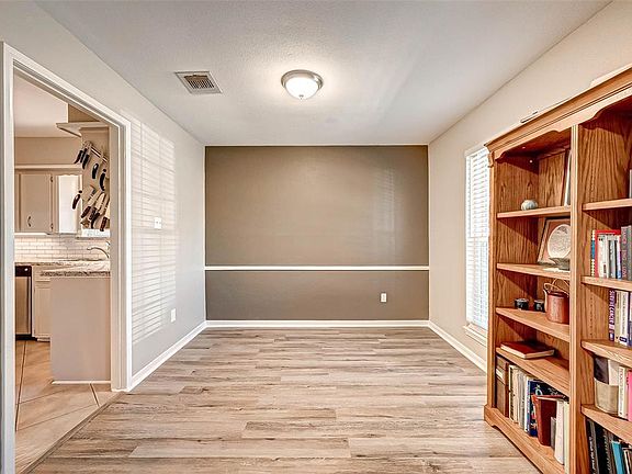 5th image of 19507 Hunt Lake Ln #1
