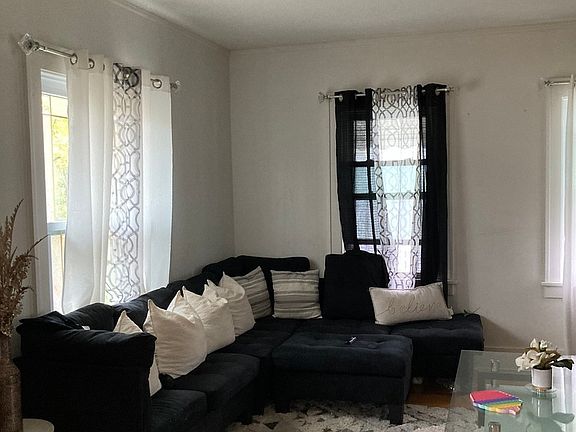 3rd image of 528 Highland Ave