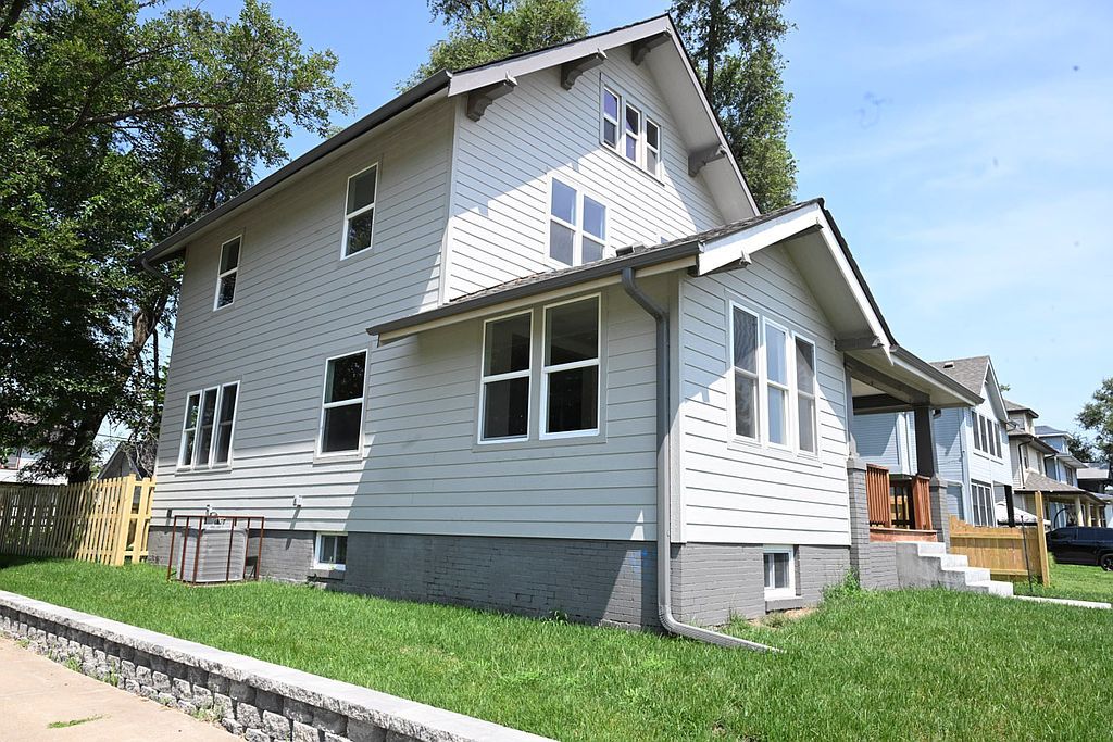 1828 Locust St - Property Image