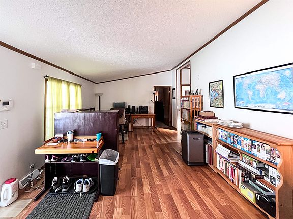 4th image of 43510 Colonial Dr