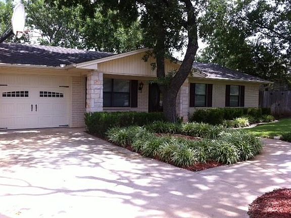 2nd image of 204 Tryall Dr