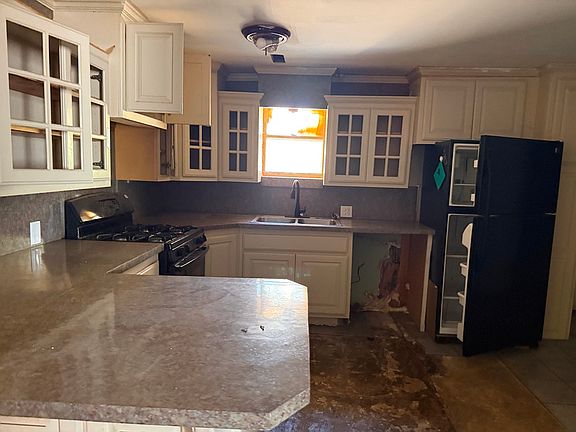 5th image of 239 E Woodrow St