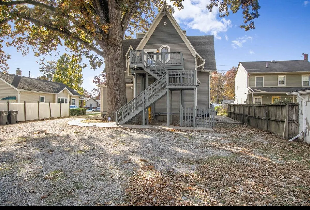 2 bed, 1100 sqft, $1,300 — Photo 3