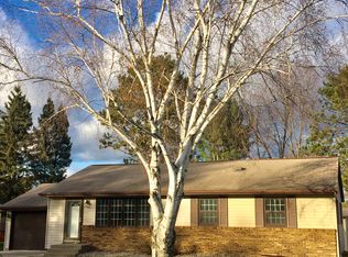 407 NE 9th St, Grand Rapids, MN 55744