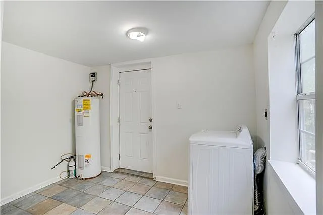 2 bed, 1.0 bath, 900 sqft, $1,200 — Photo 2