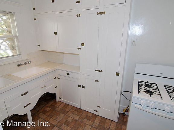 5th image of 368 Carroll Park E APT F