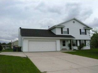 1105 E Connie Ln, Oak Creek, WI 53154