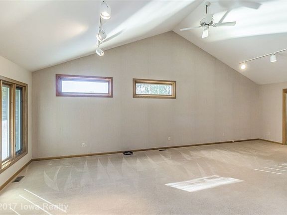 5th image of 8498 NW Beaver Dr