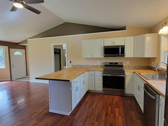 2nd image of 16-1266 40th St